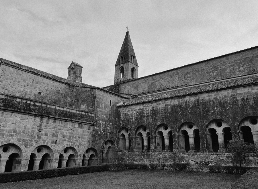 Thoronet Abbey in black and white